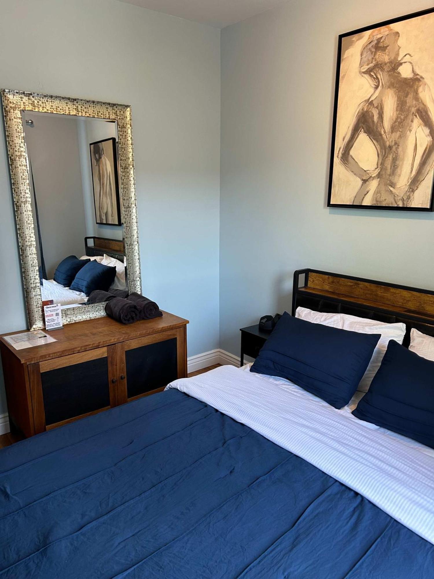Blue Room In Dorothy'S Bnb Chicago Exterior photo