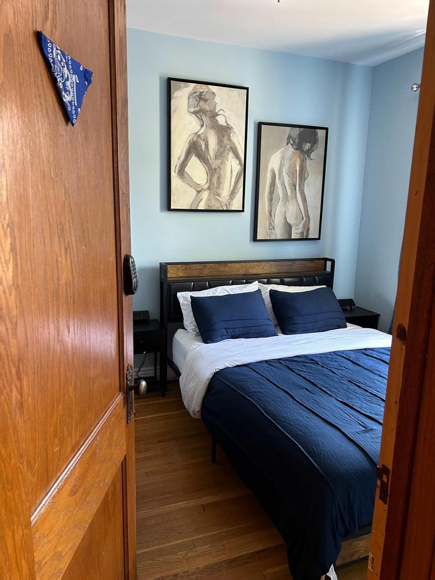 Blue Room In Dorothy'S Bnb Chicago Exterior photo
